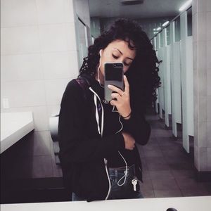 Meet your Posher, Aurora